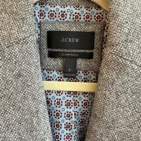 J. Crew Gray Blazer with Notched Lapels and Tailored Fit - Picture 2 of 9